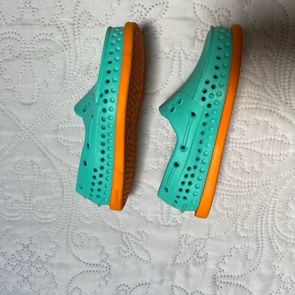 Native Howard Slip On Boat Shoes Size 6 - Picture 4 of 8